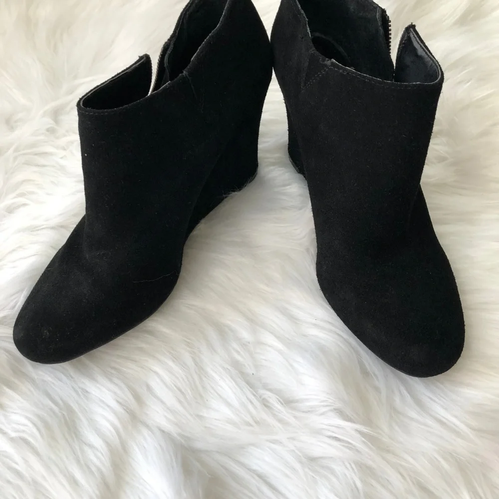 Vince Camuto Daysha Wedge Bootie sz 8.5